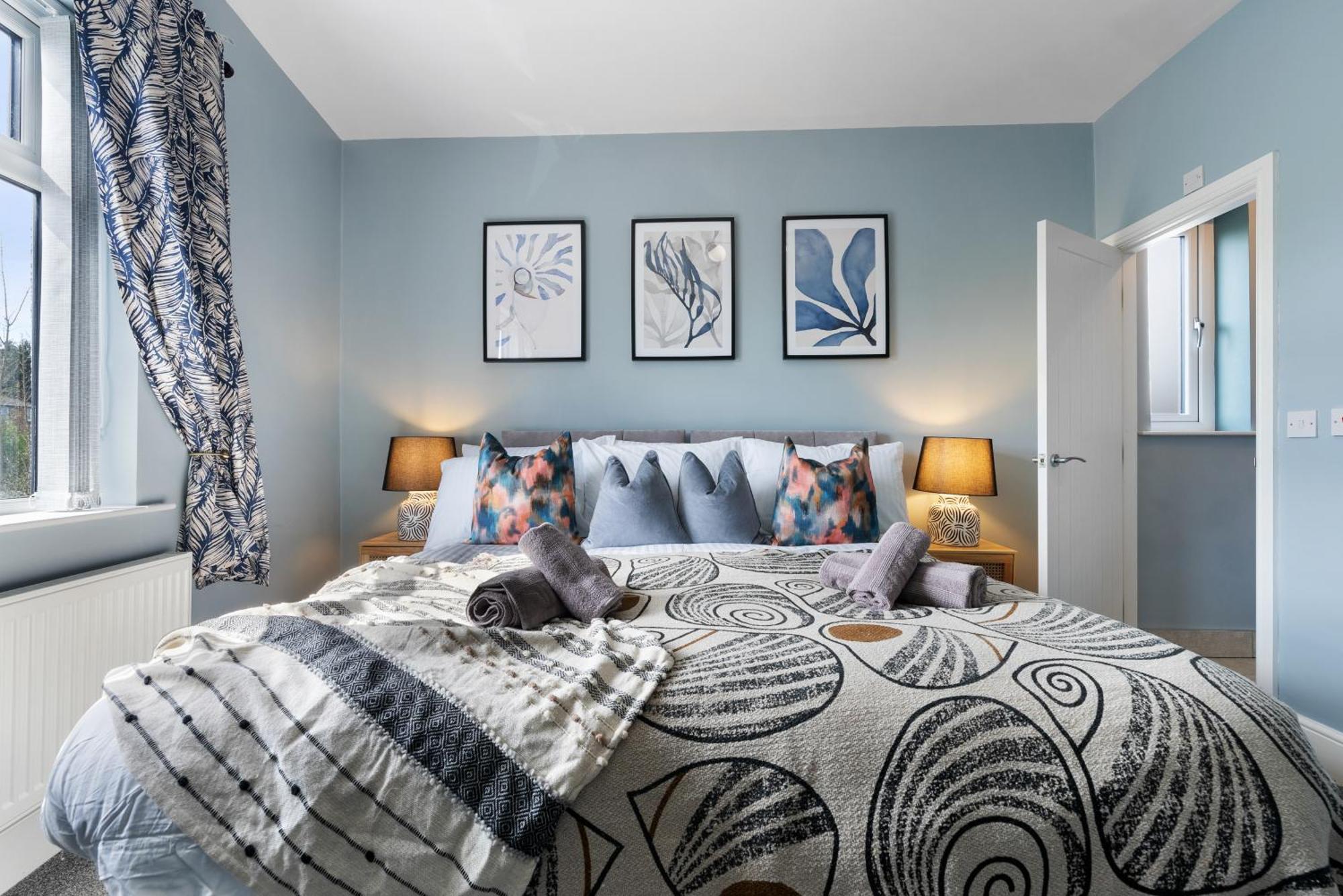 4-Bedroom Stunning Luxe, Spacious & Stylish Design House Bolton, Sleeps 11, With Parking Central Bolton, Links To Manchester, Pet-Friendly, Best For Groups! Work Contractors And Summer Special Offer! - By Blue Puffin Stays Farnworth Extérieur photo