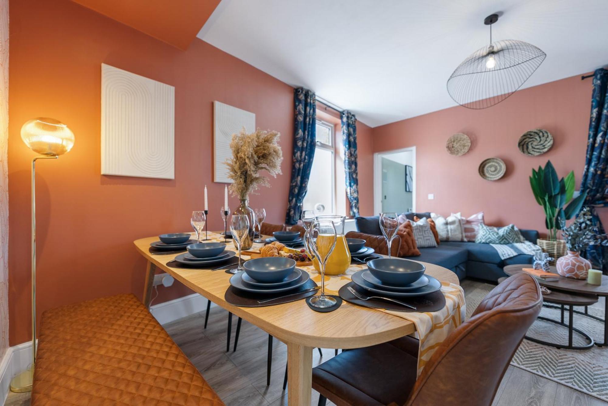 4-Bedroom Stunning Luxe, Spacious & Stylish Design House Bolton, Sleeps 11, With Parking Central Bolton, Links To Manchester, Pet-Friendly, Best For Groups! Work Contractors And Summer Special Offer! - By Blue Puffin Stays Farnworth Extérieur photo