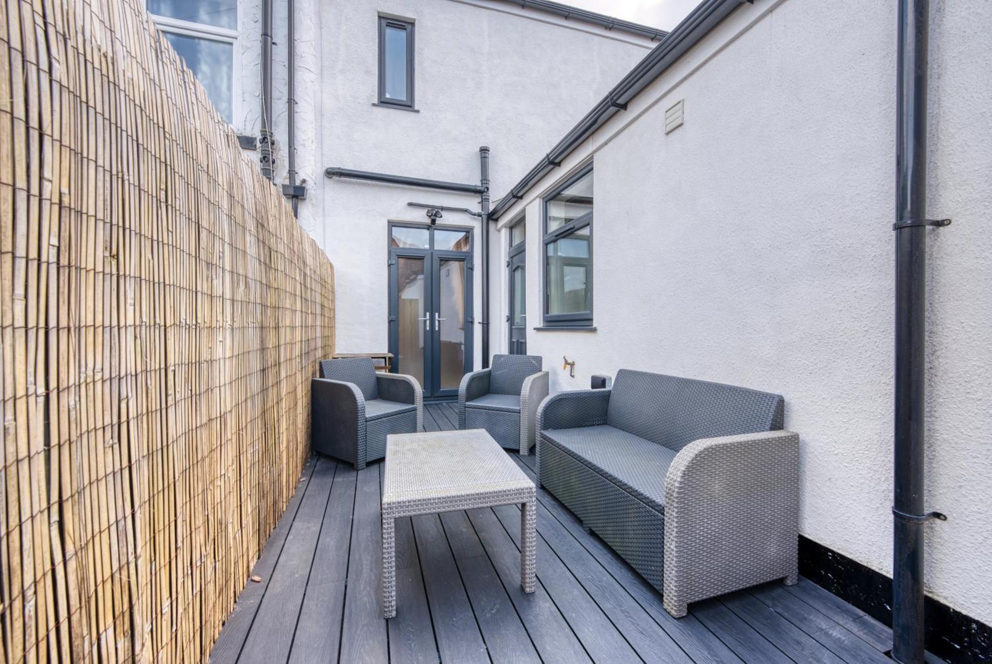 4-Bedroom Stunning Luxe, Spacious & Stylish Design House Bolton, Sleeps 11, With Parking Central Bolton, Links To Manchester, Pet-Friendly, Best For Groups! Work Contractors And Summer Special Offer! - By Blue Puffin Stays Farnworth Extérieur photo