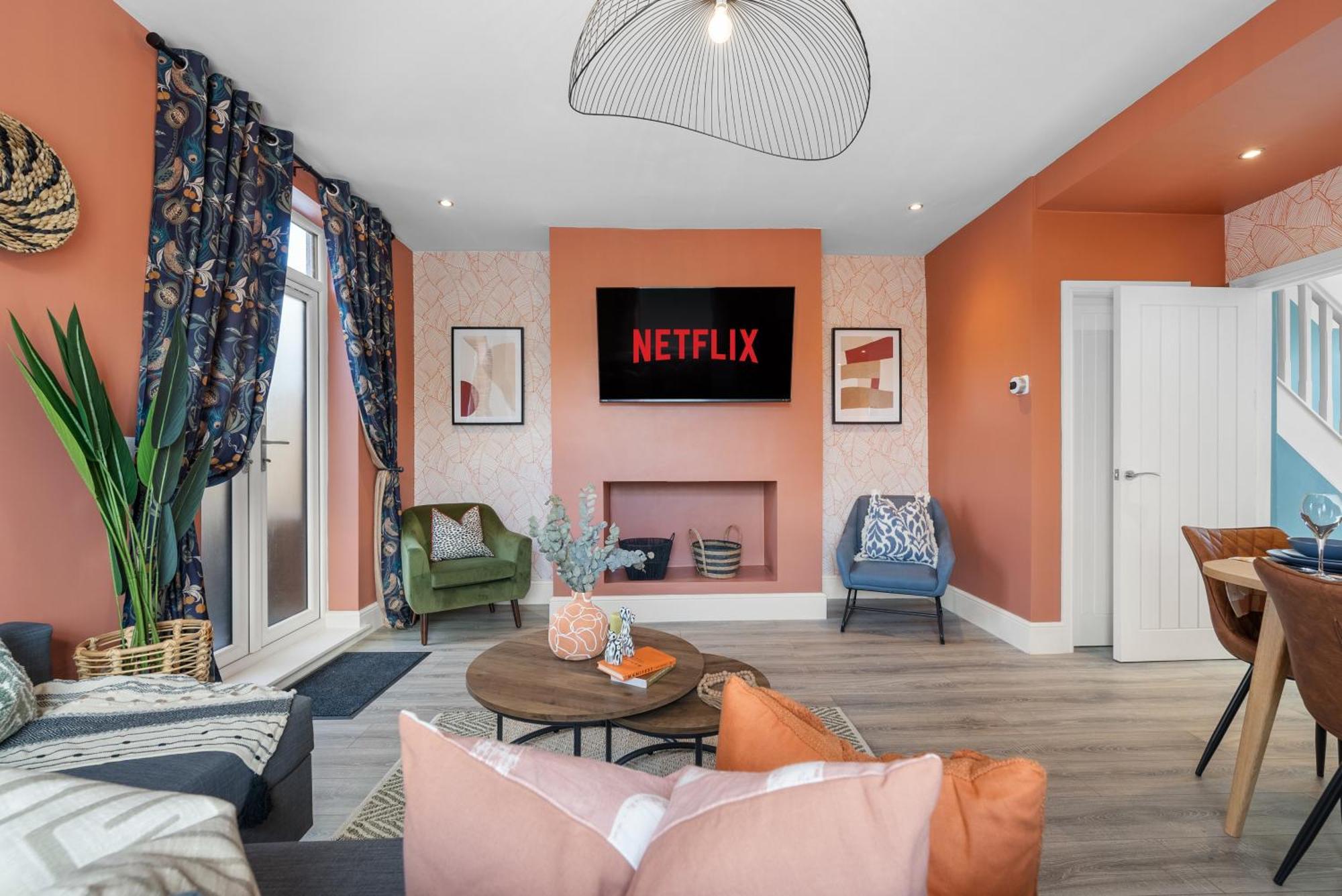 4-Bedroom Stunning Luxe, Spacious & Stylish Design House Bolton, Sleeps 11, With Parking Central Bolton, Links To Manchester, Pet-Friendly, Best For Groups! Work Contractors And Summer Special Offer! - By Blue Puffin Stays Farnworth Extérieur photo